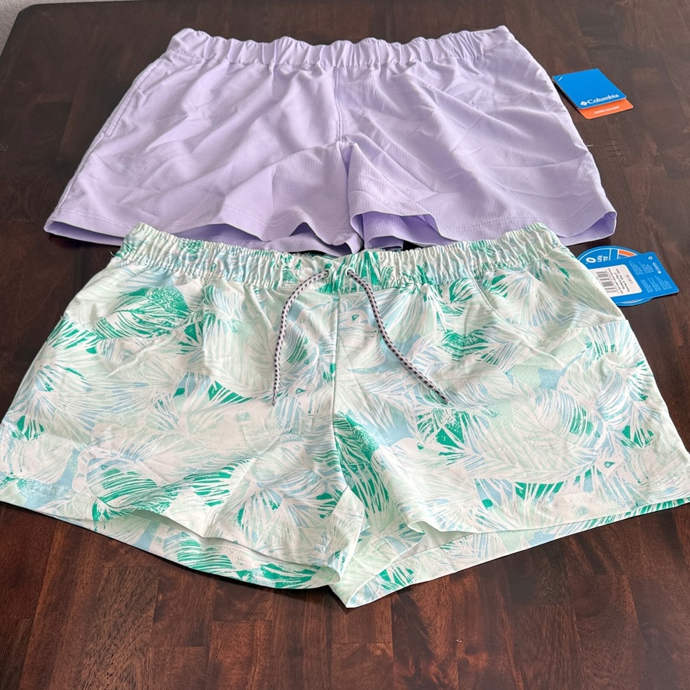 Columbia Women's Leaf Print and Lavender Athletic Shorts
